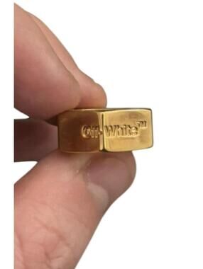 Off-White Gold Earring